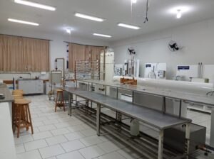 Bancadas do laboratório LAMODI da UFPR Jandaia do Sul